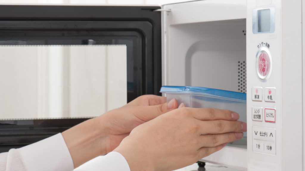 Is it Safe to Microwave Plastic Food Containers? LeVic Plastics